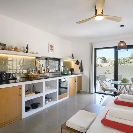 Casa Del Aljibe - El Estudio * La Asomada (Lanzarote)