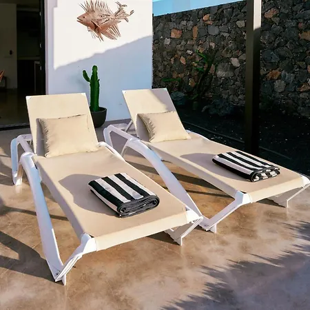 Casa Del Aljibe - El Estudio * La Asomada (Lanzarote)